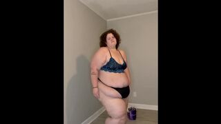 Sexy BBW dancing