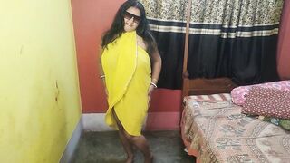 Indian hot and gorgeous girl solo fucking