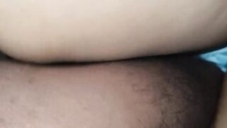 Hermanastro me da un creampie anal. Lana más boquiabierto anal.