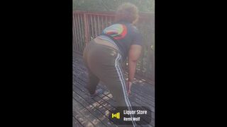 Celebrity Adaeze Anane Twerking like a Baby Girl