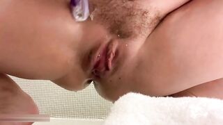 Angel Wicky pussy shaving close up