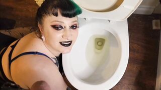 Pretty in piss, goth piss whore compilation