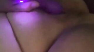 Milf rubbing vibrating clit until she cums