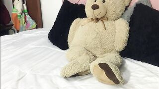 Beautiful cucuteña girl masturbating in hotel room