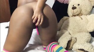 Beautiful cucuteña girl masturbating in hotel room