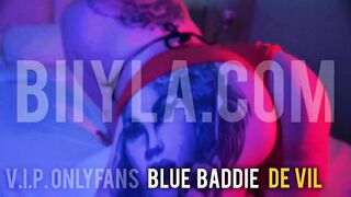 Horny blue hair PAWG Blue Baddie De Vil twerkin it for Daddy go check out BIIYLA . com