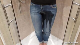 Pee in jeans and leggings, Peeing through clothes