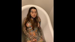 Tattooed Hottie Masturbates in Hot Tub (purchase Full Video on Onlyfans Tigerl)