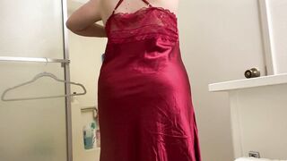 Shy Curvy Woman Has To Take Off Nightgown To Model Nude