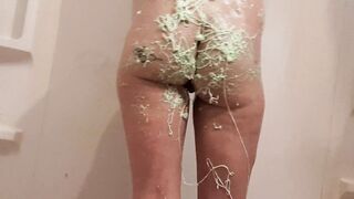 pawg with silly string