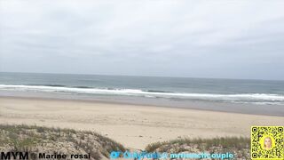 Jeune Blonde Salope vide les couilles de 4 inconnus dans les dunes