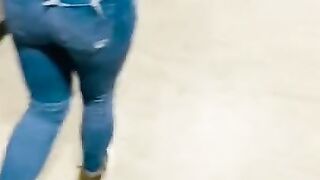 Shopping Naughty Public Pee and Blowjob