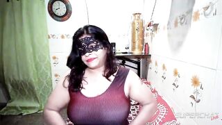 Desi Indian BBW MILF Radha Nude on Cam