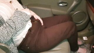 ⭐ Desperate Girl Pees her Brown Jeans in the Car!