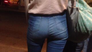 Pretty teen ass, nice jeans