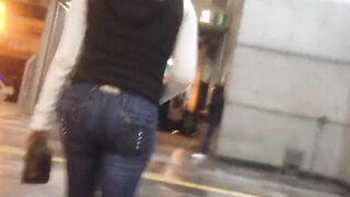 Pretty teen ass, nice jeans