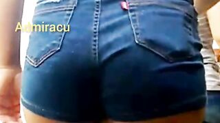 Novinha delicia shortinho devorando Nice ass teen shorts