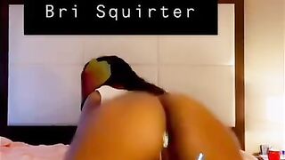 Thickkk Bitch Showing her Pretty Pussy & Butt Plug