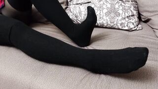 Foot Fetish Sexy Girl Show Feet Foot in Tights Pantyhose Nylon Black Knee Socks