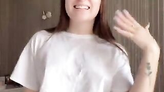 Showed Boobs in Tiktok / Naked Tiktok