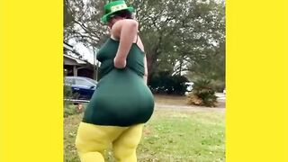 BOOTYROYALE1 MARSHMALLOW ASS v CULO BURBUJA v BBW TINKERBELL