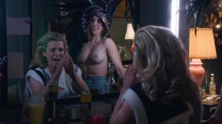 Alison Brie. Betty Gilpin - ''GLOW'' S3, S2