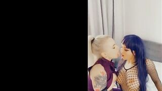 Naruto girls hot make out (Hinata and Ino)