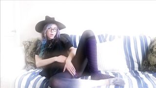 Teen Bunnie Hughes is a Horny Little Witch - www.bunniehughes.club