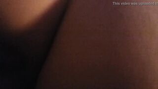 Twerking slut gets fingered