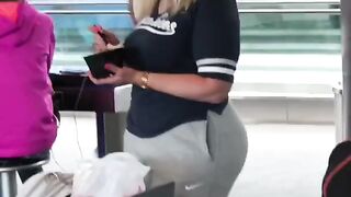 Massive PAWG MILF Candid