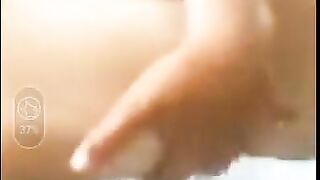 Girl showing boobs and desi chut on video call