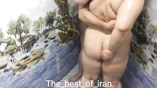 Sucking and rubbing in the bathroom – Iranian pussy