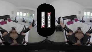 VR Sex With A Catwoman Carmen Caliente Only on VRCosplayX