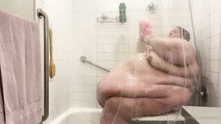 USSBBW in the shower