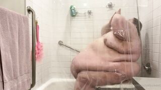 USSBBW in the shower