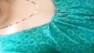 Hot bhabi show boobs to her boyfriend