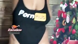 Popping pussy on Christmas Day