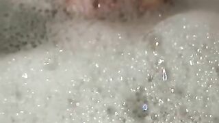 11 toe slut!! Bathtub wet feet