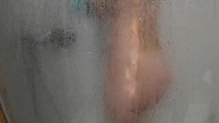 CUM FAST DURING THE SHOWER - HUGE CUMSHOT