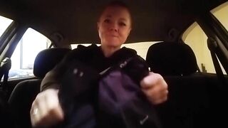 Masturbating in the car before my friend gets back! Watch me cum quickly!