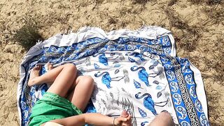 perfect body girl jerks off and sucks a man discreetly at the public beach