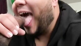 THEBXMOUTH SUCKS ON FAT UNCUT DICK