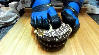 Vibram Fivefinger cake fun