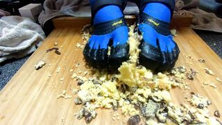 Vibram Fivefinger cake fun