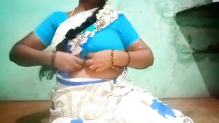 Tamil aunty priyanka pussy show in village home