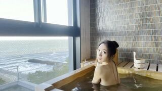 What is a woman I met in a mixed bath bath in the morning hot spring