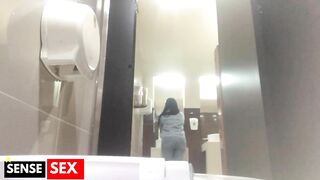 MY COUSIN LIKES TO RECORD HERSELF IN THE BAO OR AT THE SHOPPING CENTER (BIG ASS)