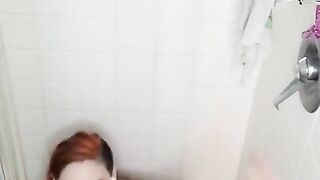 Dirty horny pawg can't help herself in the shower