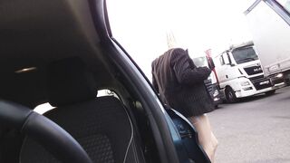 Pute Blonde a Gros Seins Sur Parking Routier