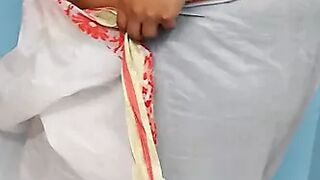 Hindi hot mom saree open video - Hot